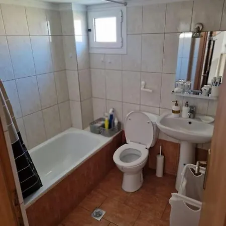 πλήρως εξοπλισμένο διαμέρισμα. Apartman *